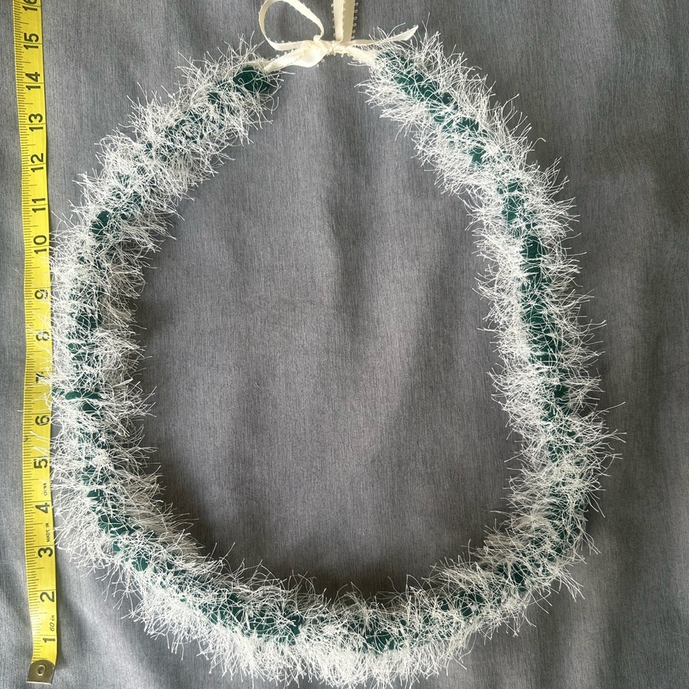 Hawaiian eyelash yarn lei for special occasions